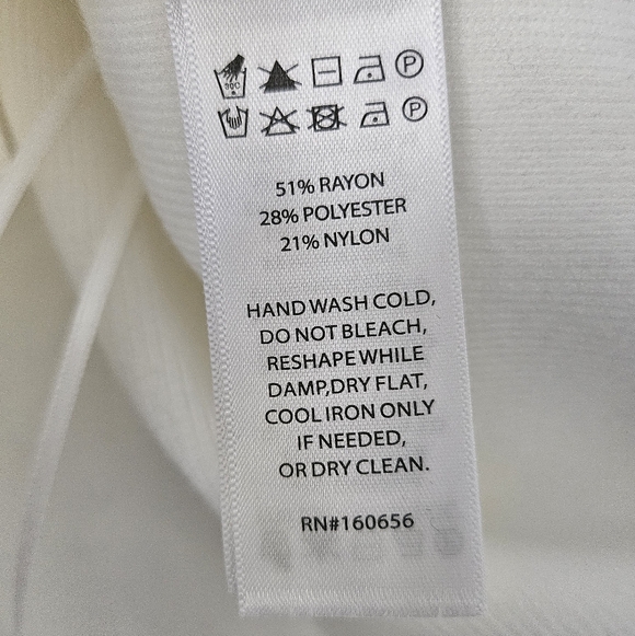 🤍 Sincerely Jules Cream Knit Vest - Clean Girl Minimalist Essential | Size M - Picture 10 of 11